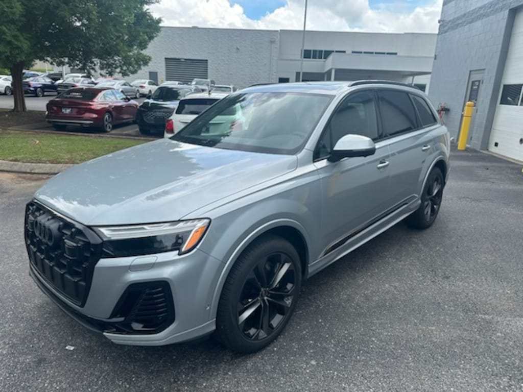 Used 2025 Audi Q7 55 Premium SUV
