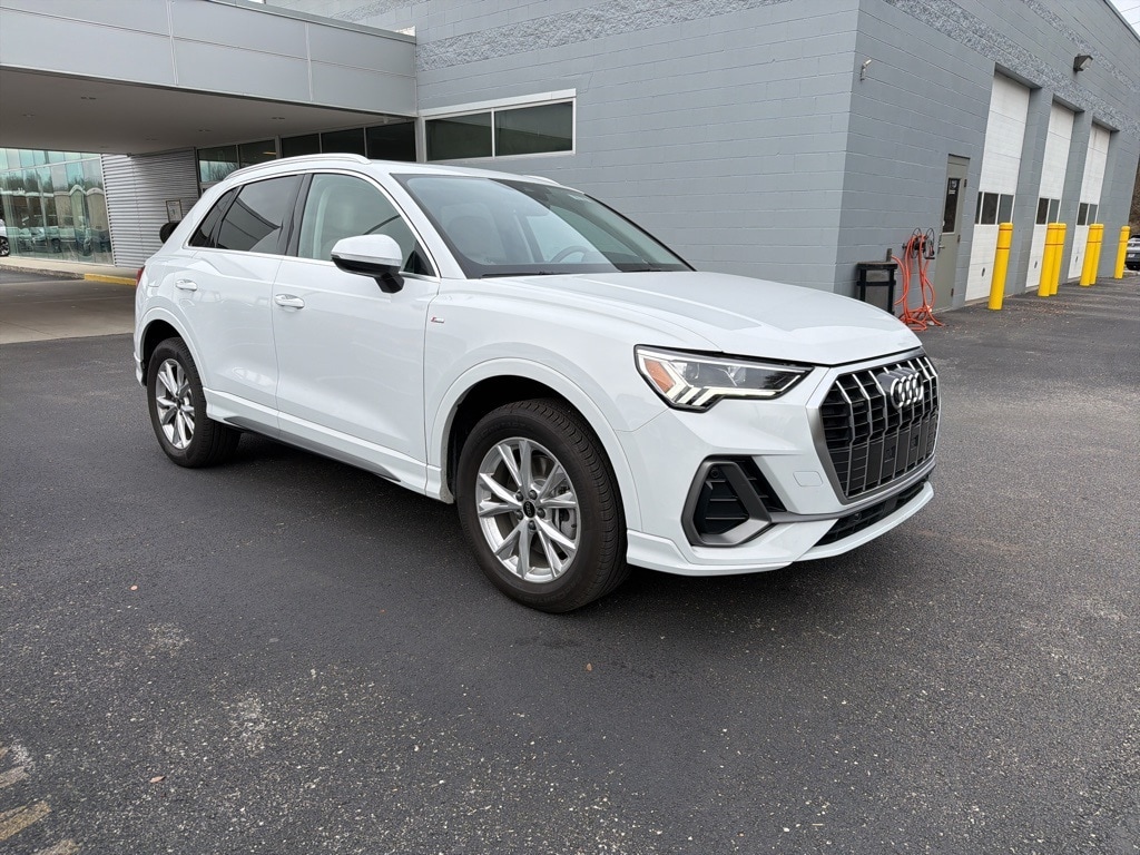 2025 Audi Q3 S Line Premium Plus's photo