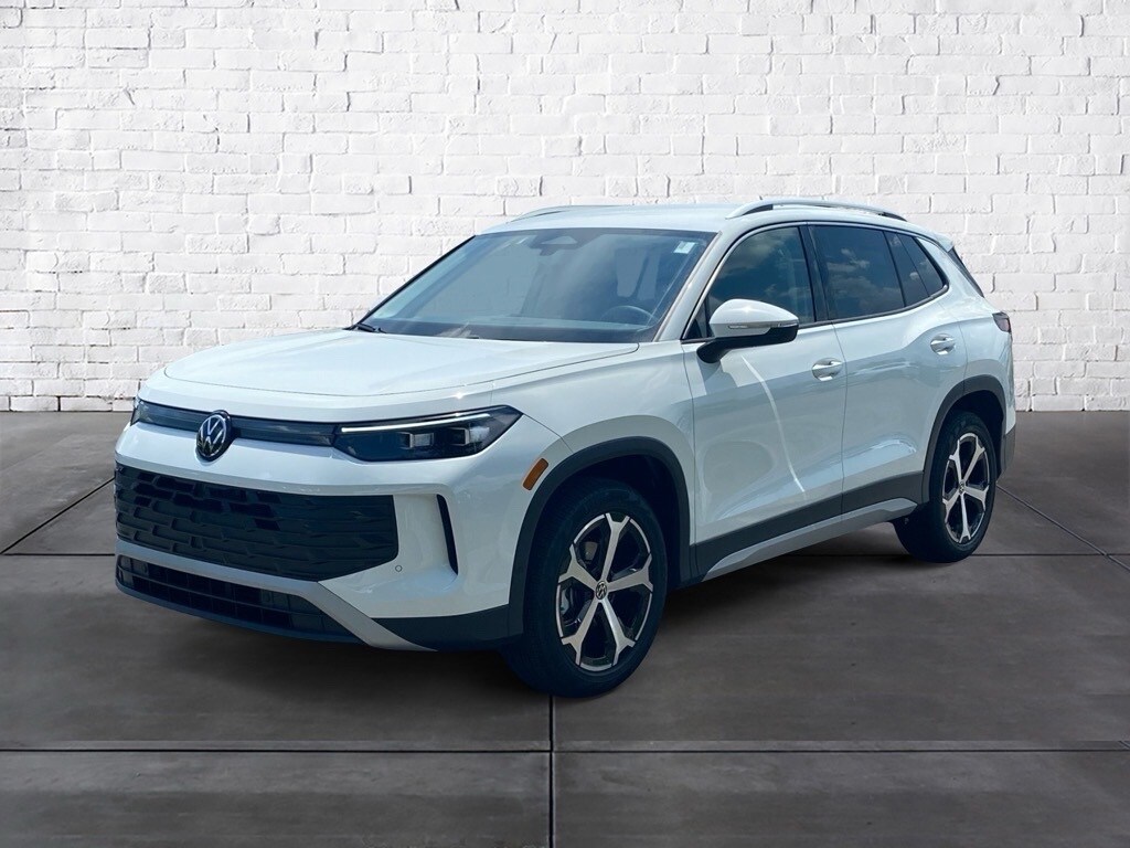 2025 Volkswagen Tiguan SE photo 2
