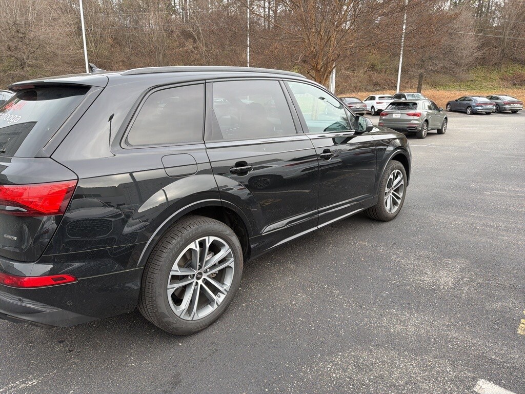 Used 2025 Audi Q7 45 Premium SUV
