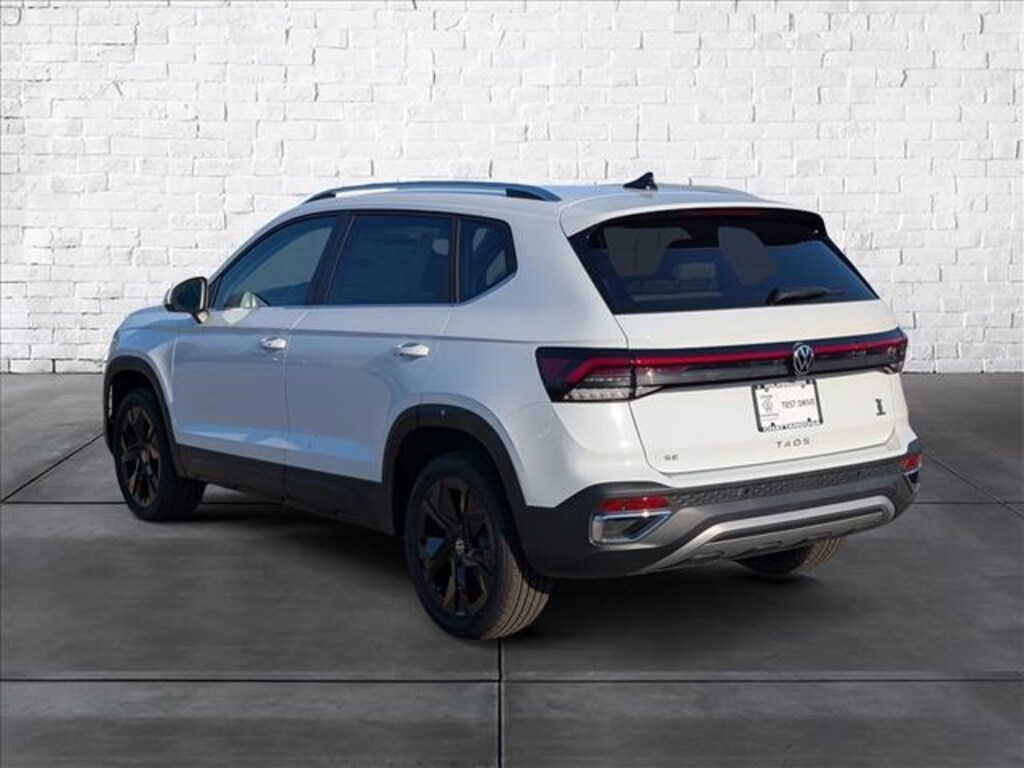 New 2026 Volkswagen Taos 1.5T SE SUV
