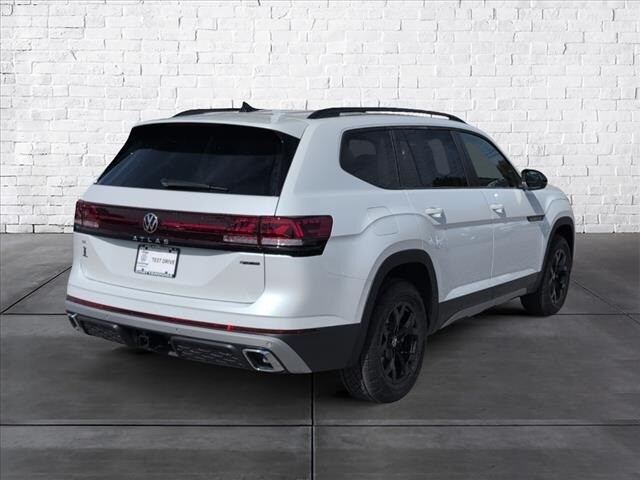 2026 Volkswagen Atlas Peak Edition SE photo 3