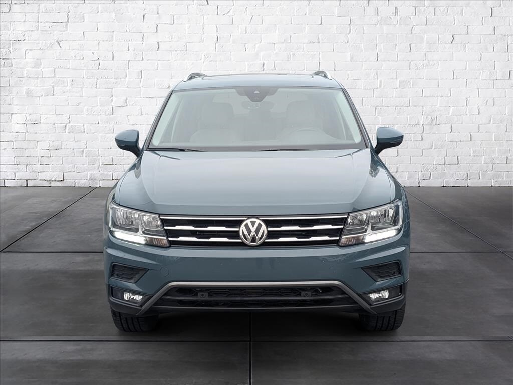 2020 Volkswagen Tiguan SEL photo 2