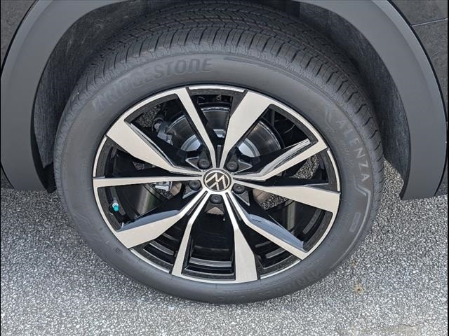 2025 Volkswagen Atlas SEL Premium R-Line photo 4