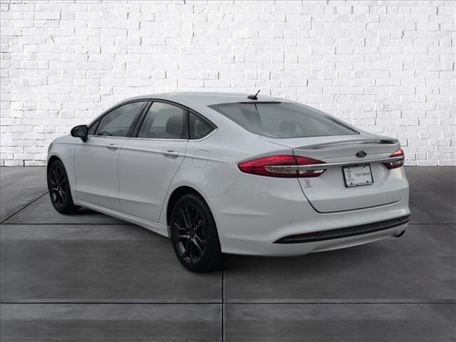 2018 Ford Fusion SE photo 4