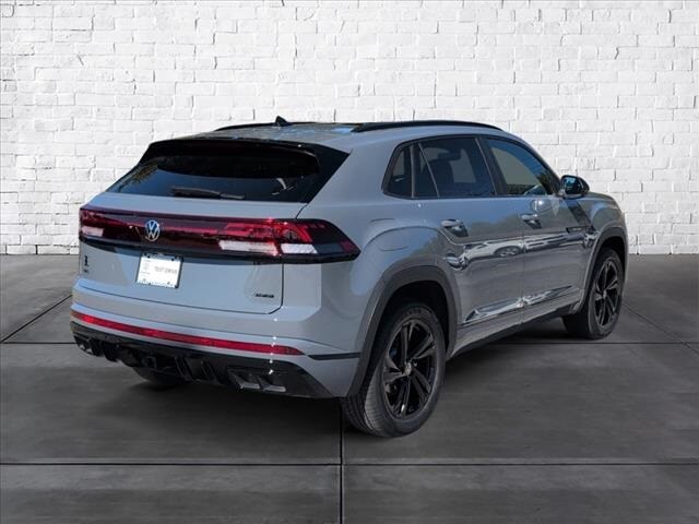 2026 Volkswagen Atlas Cross Sport SEL R-Line photo 4