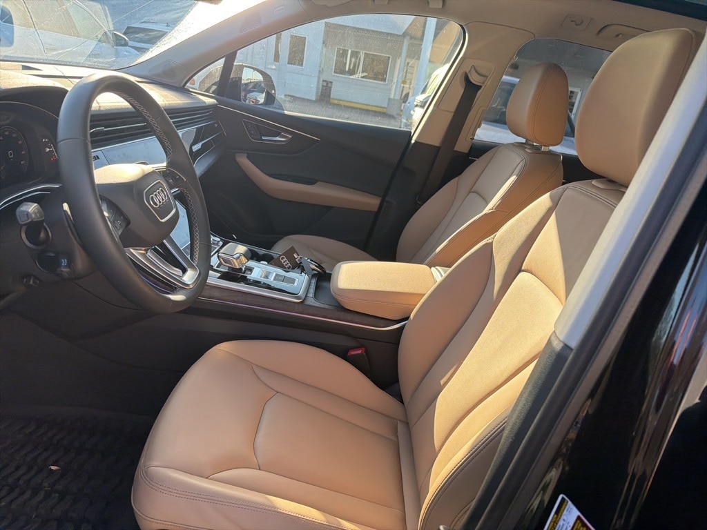 Used 2025 Audi Q7 45 Premium SUV