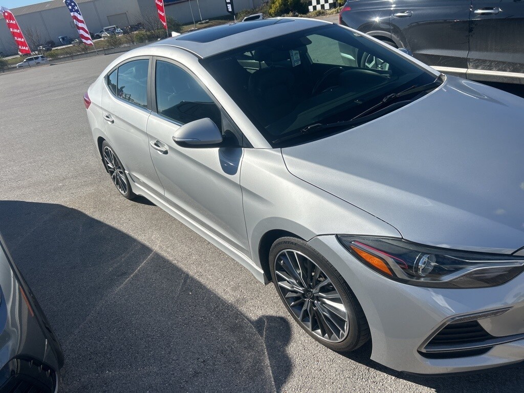 2018 Hyundai Elantra Sport photo 2