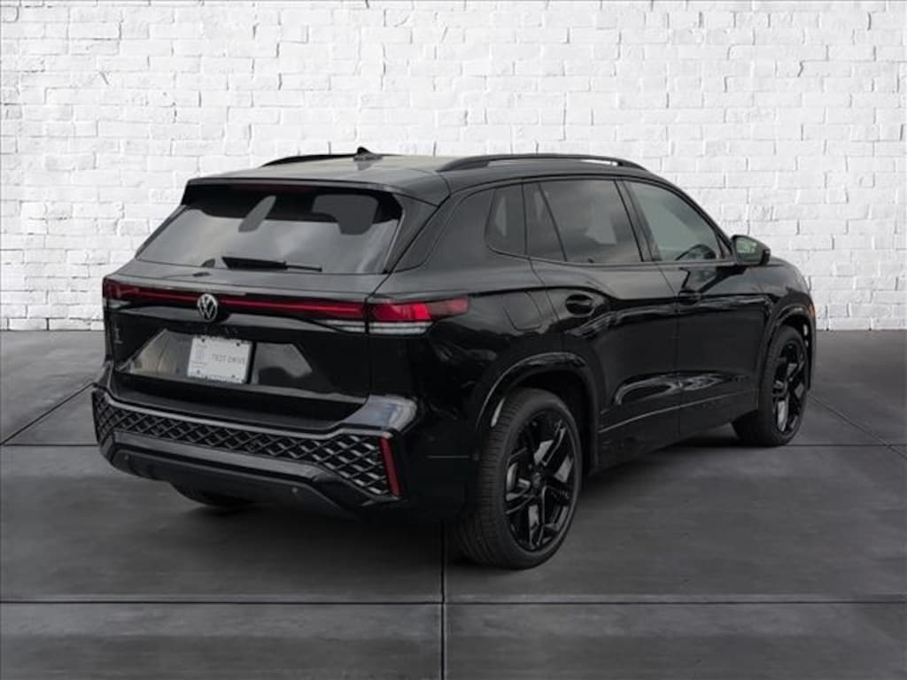 New 2025 Volkswagen Tiguan 2.0T SE R-Line Black SUV