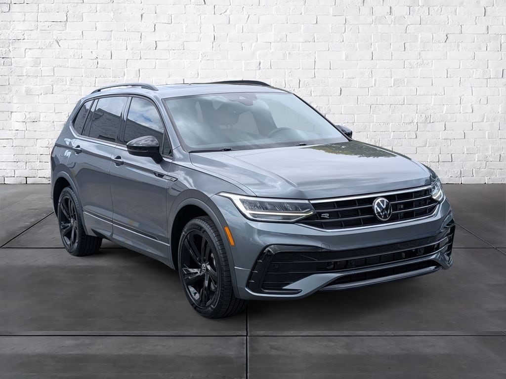 Certified Pre-Owned 2023 Volkswagen Tiguan 2.0T SE R-Line Black
