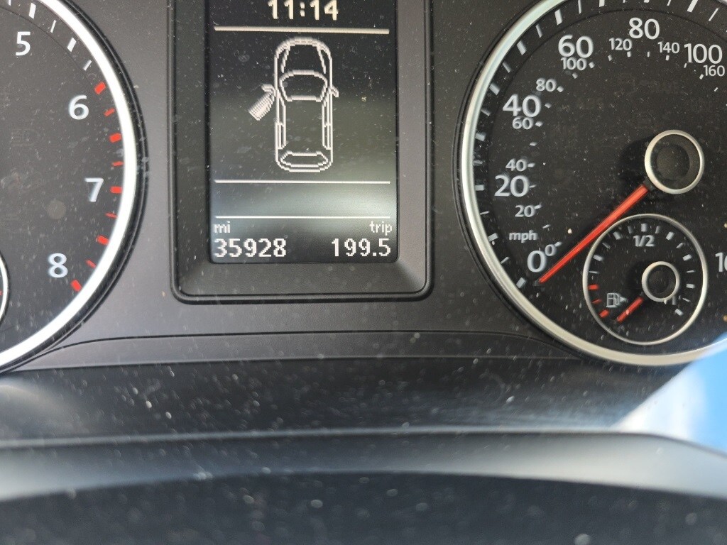 2017 Volkswagen Tiguan Wolfsburg Edition photo 3