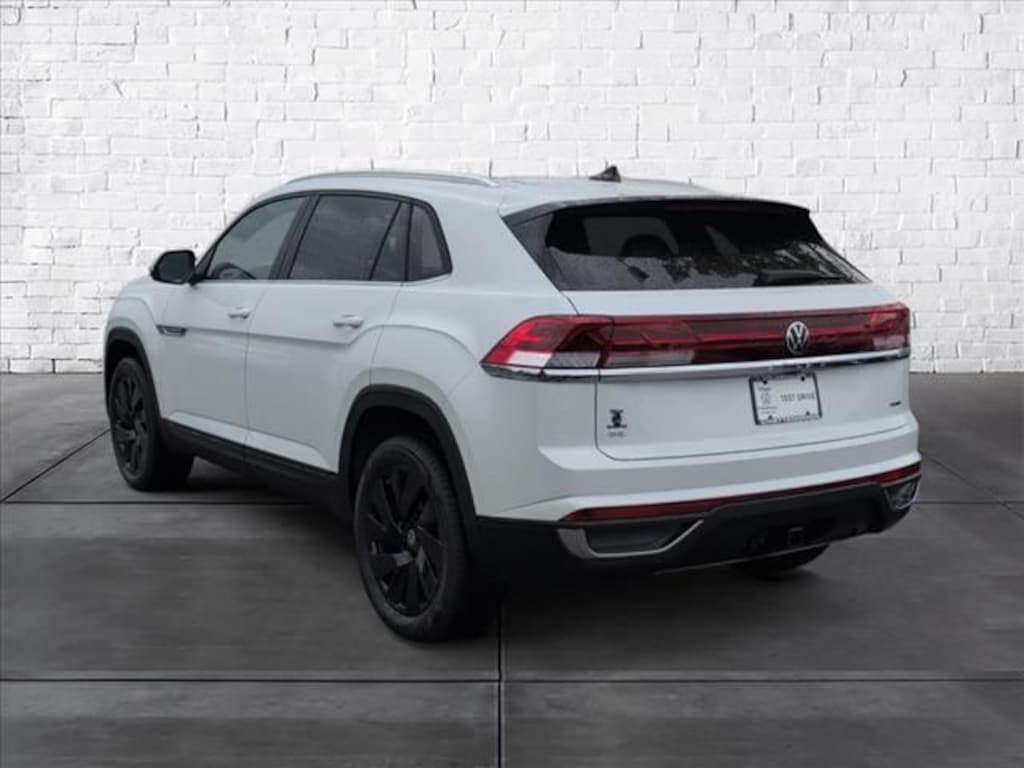 New 2026 Volkswagen Atlas Cross Sport 2.0T SE w/Technology SUV