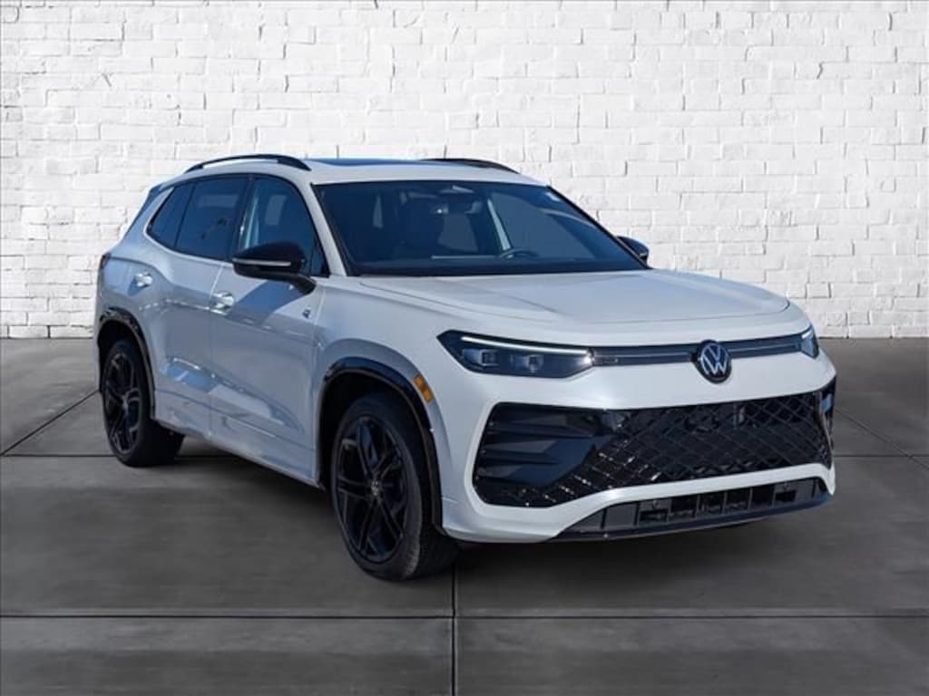 New 2026 Volkswagen Tiguan 2.0T SE R-Line Black SUV