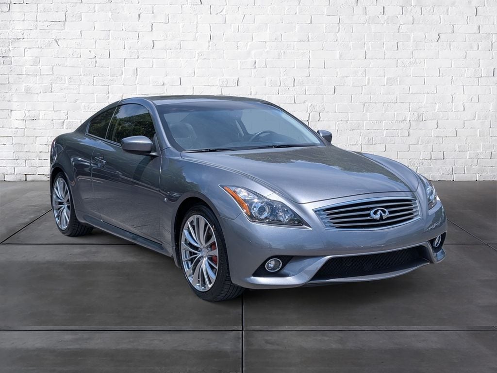 2015 INFINITI Q60's photo