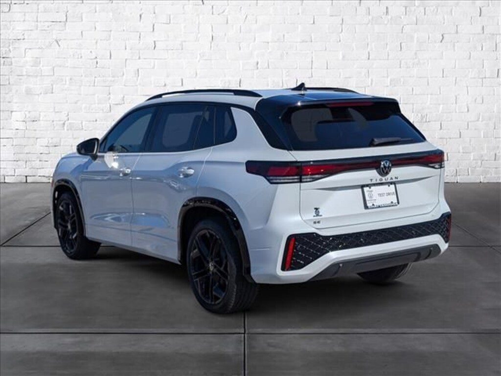 New 2026 Volkswagen Tiguan 2.0T SE R-Line Black SUV