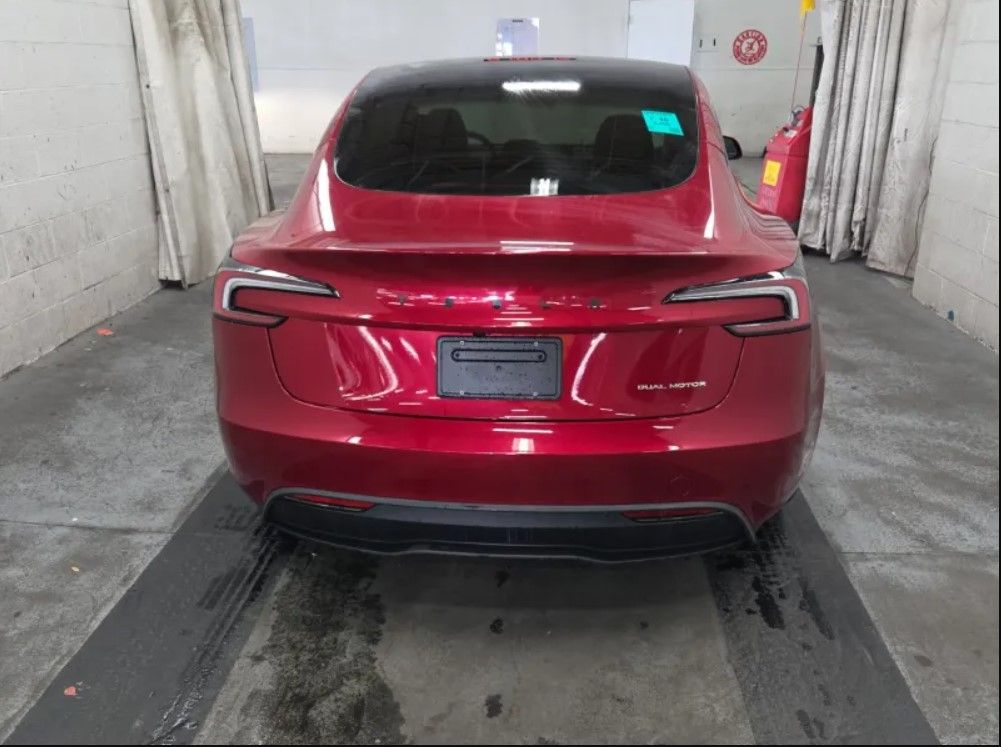 2024 Tesla Model 3 Long Range photo 4