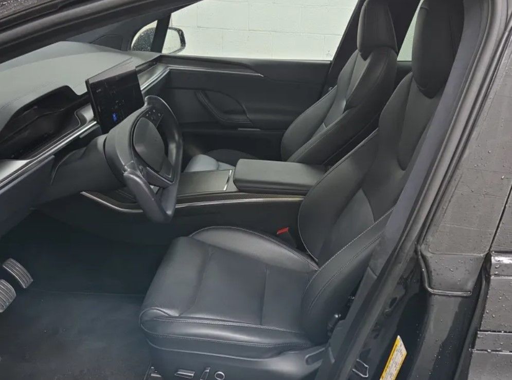 2022 Tesla Model X Plaid photo 3
