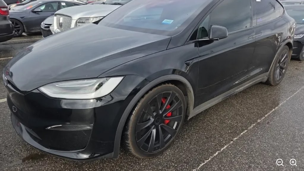 2023 Tesla Model X Plaid's photo