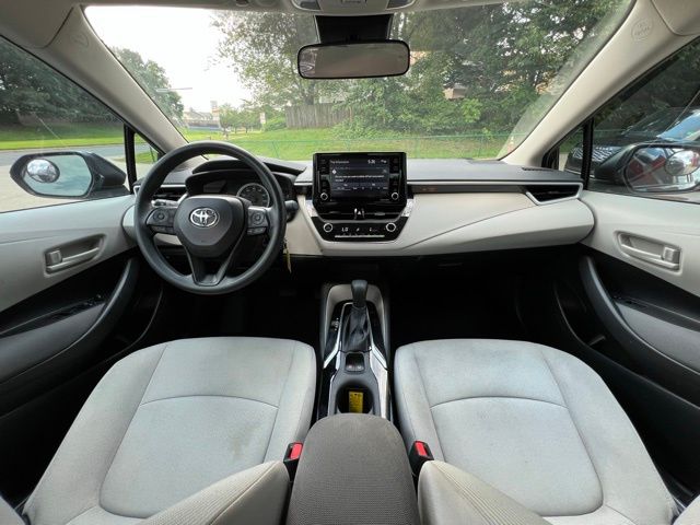 2022 Toyota Corolla LE photo 2