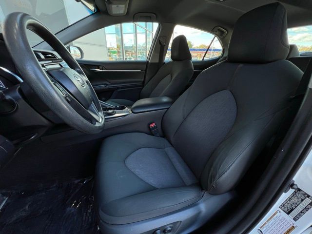 2018 Toyota Camry LE photo 4