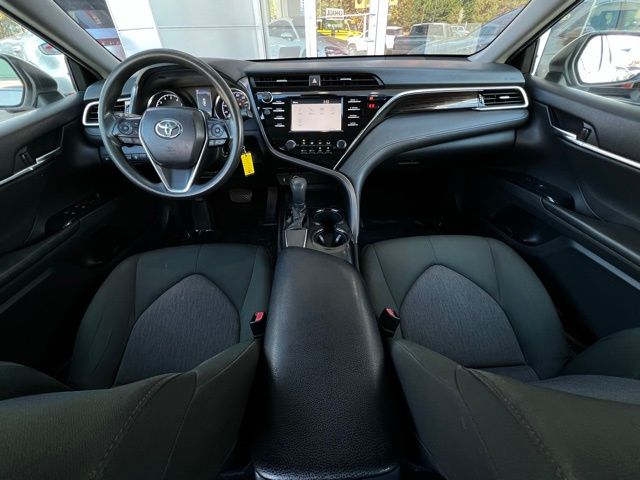 2018 Toyota Camry LE photo 2