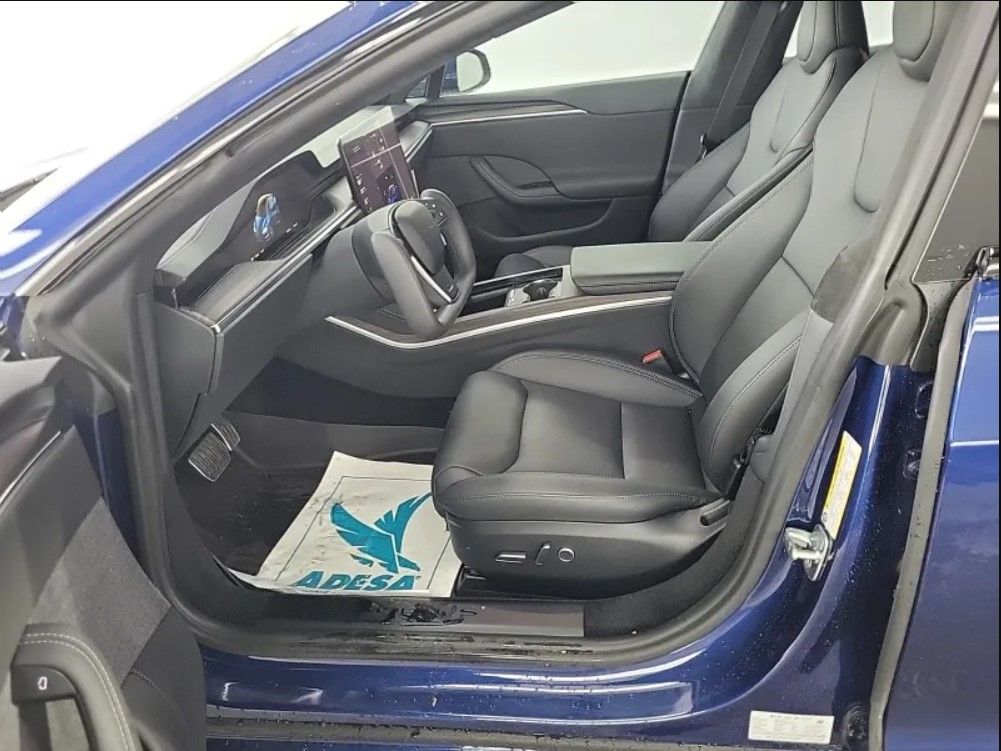 2024 Tesla Model S photo 2