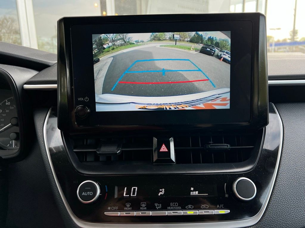 2025 Toyota Corolla LE photo 4