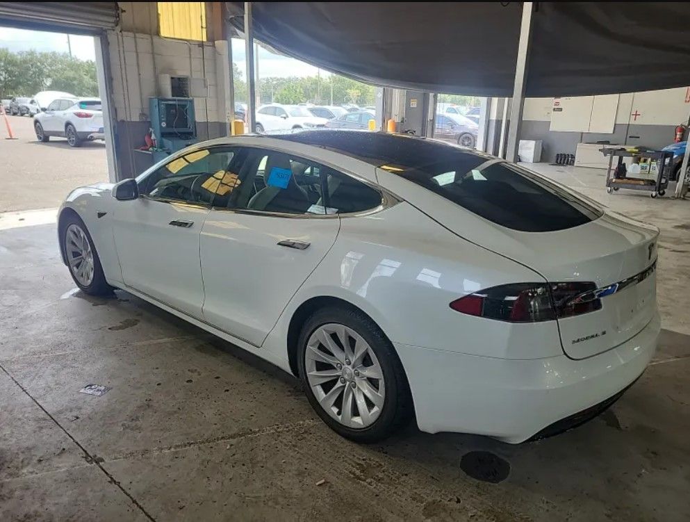 2017 Tesla Model S 75D photo 3
