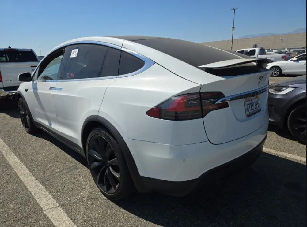 2021 Tesla Model X Long Range photo 3