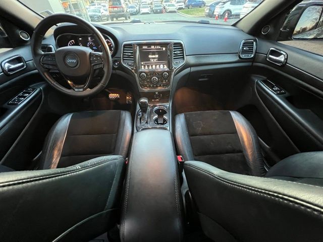 2017 Jeep Grand Cherokee Altitude photo 2