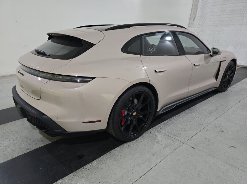 2024 Porsche Taycan GTS Sport Turismo photo 3