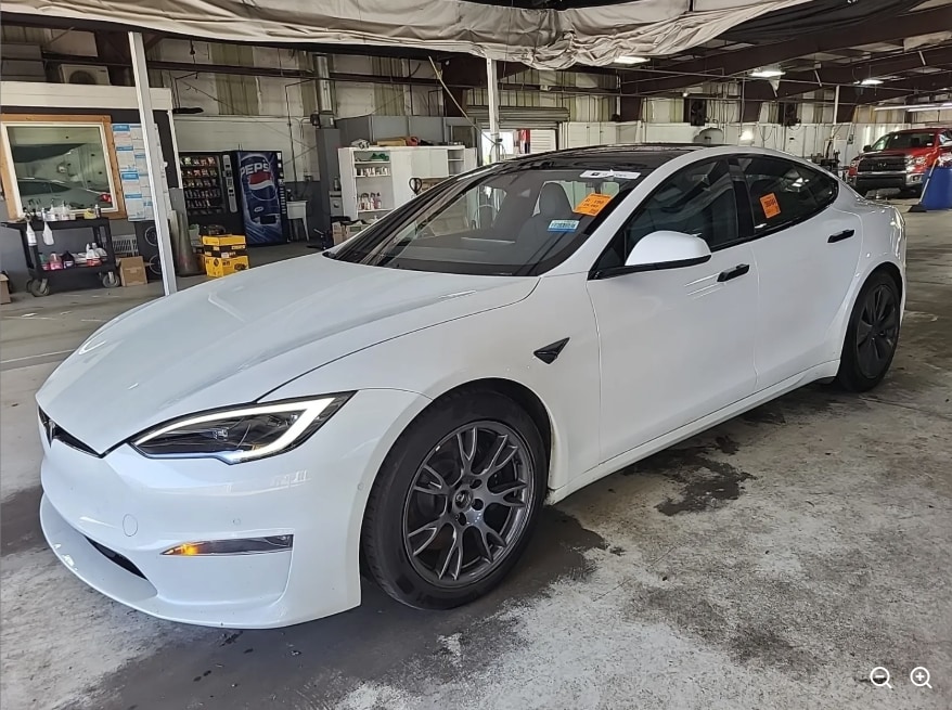 2022 Tesla Model S Base's photo