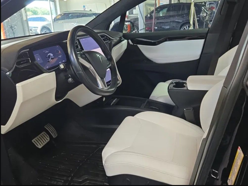 2017 Tesla Model X P100D photo 3