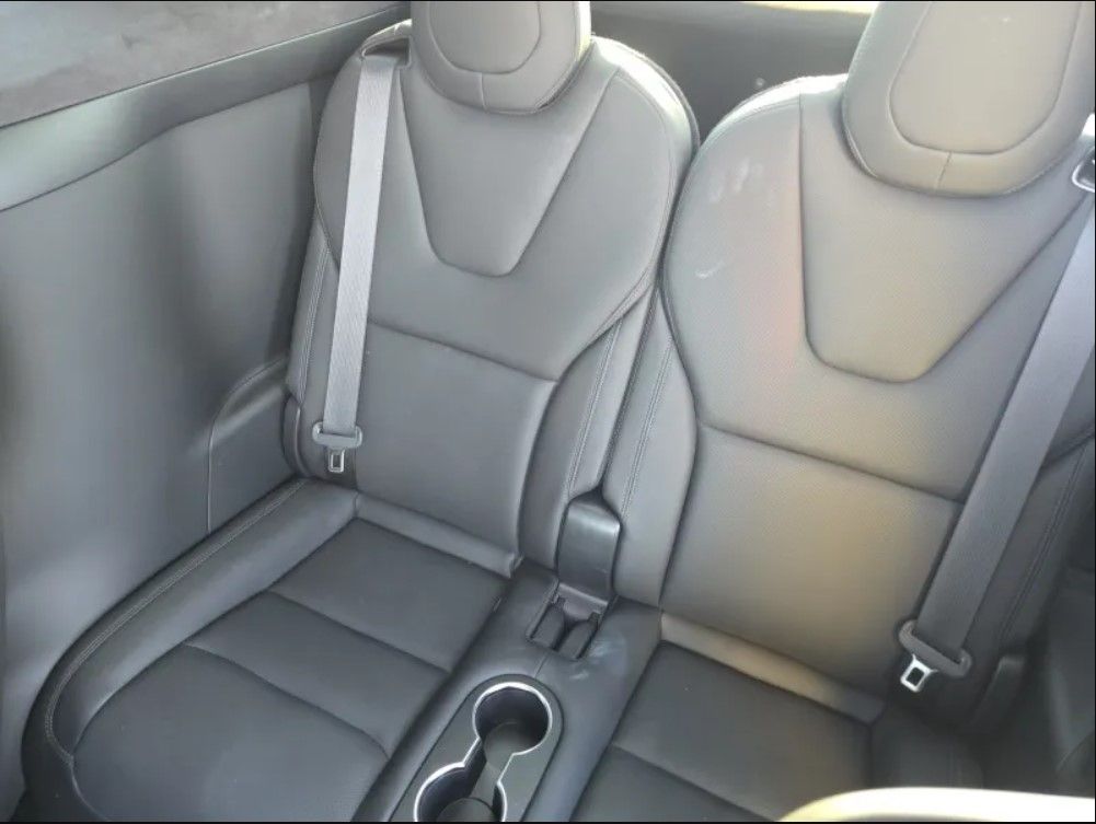 2022 Tesla Model X Plaid photo 2