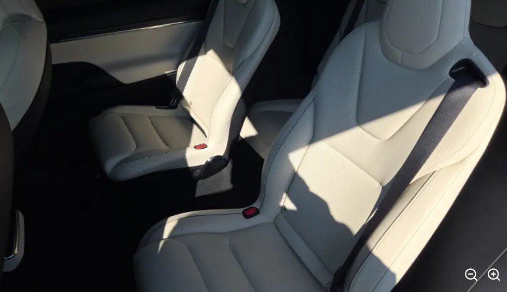 2023 Tesla Model X Plaid photo 2