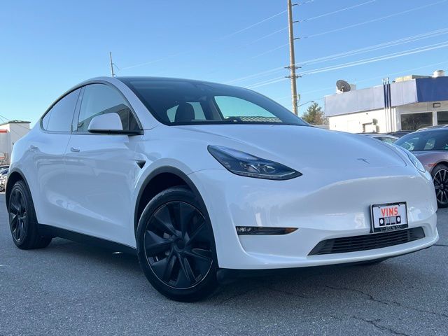 2024 Tesla Model Y Long Range's photo