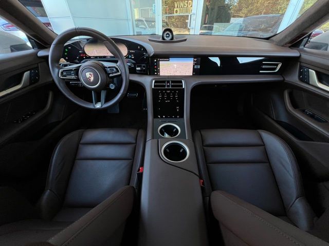 2024 Porsche Taycan GTS Sport Turismo photo 2