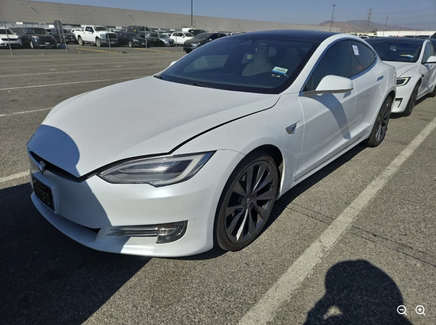2021 Tesla Model S Long Range Plus's photo