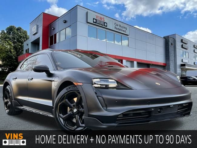 2022 Porsche Taycan Base's photo