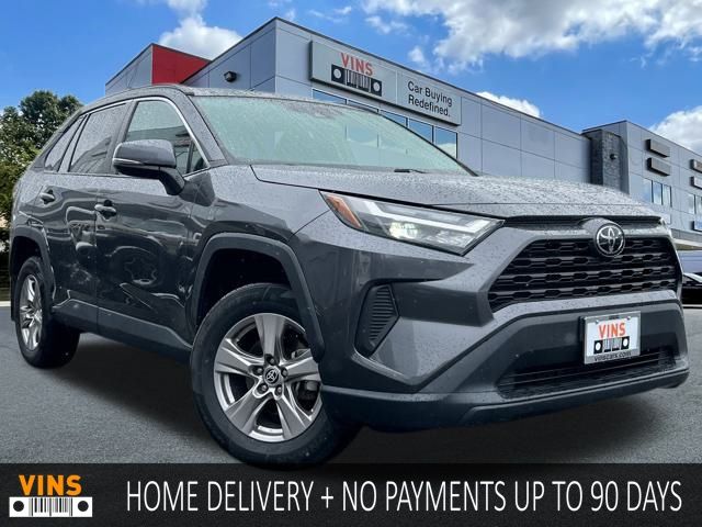 2023 Toyota RAV4 XLE's photo