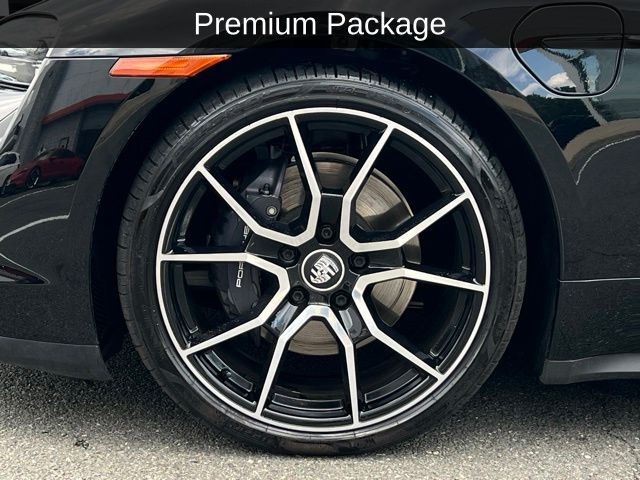 2023 Porsche Taycan Base photo 4