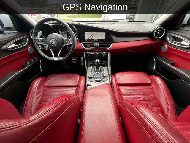 2017 Alfa Romeo Giulia Ti photo 2