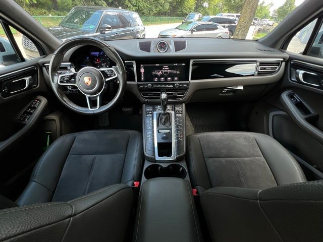 2019 Porsche Macan Base photo 2