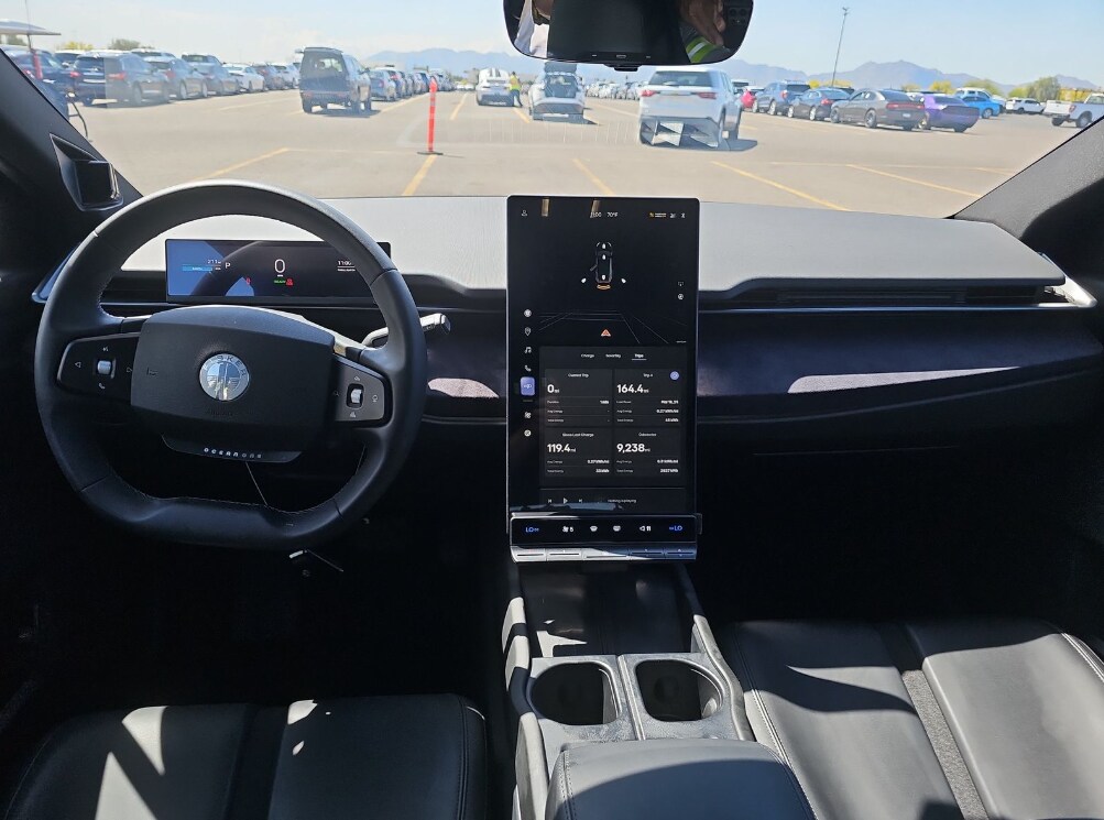 2023 Fisker Ocean photo 2