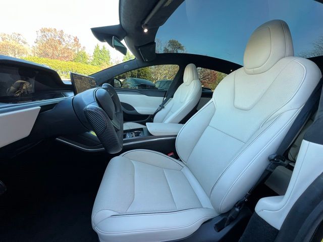 2023 Tesla Model S Plaid photo 2