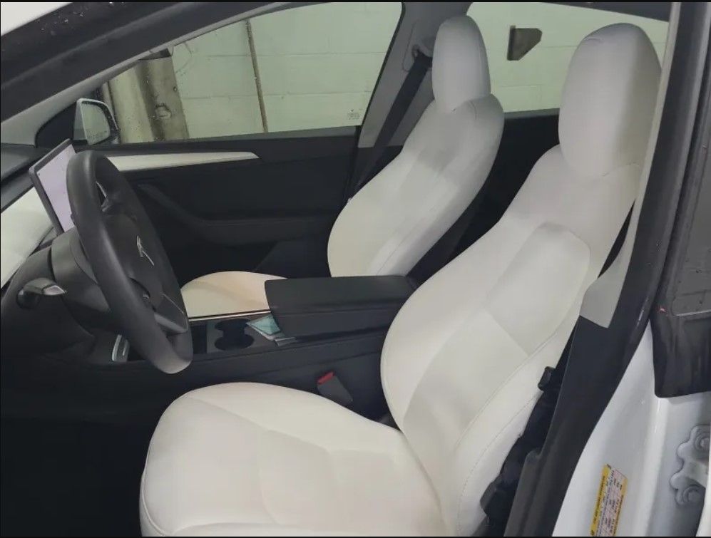 2023 Tesla Model Y Performance photo 2