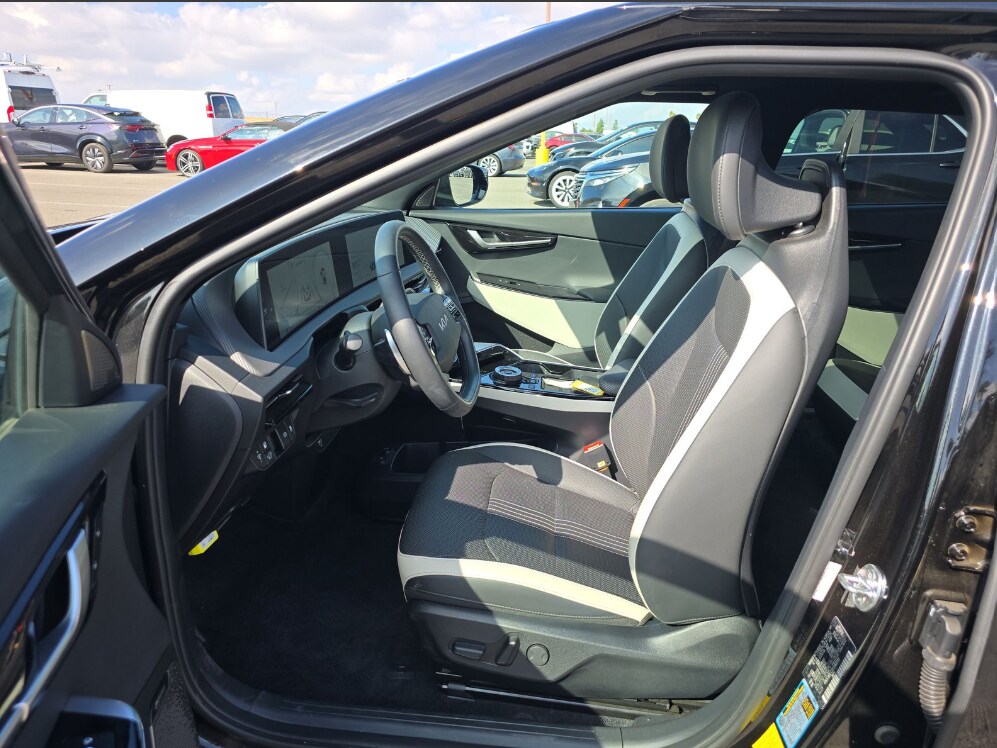 2024 Kia EV6 GT-Line photo 2