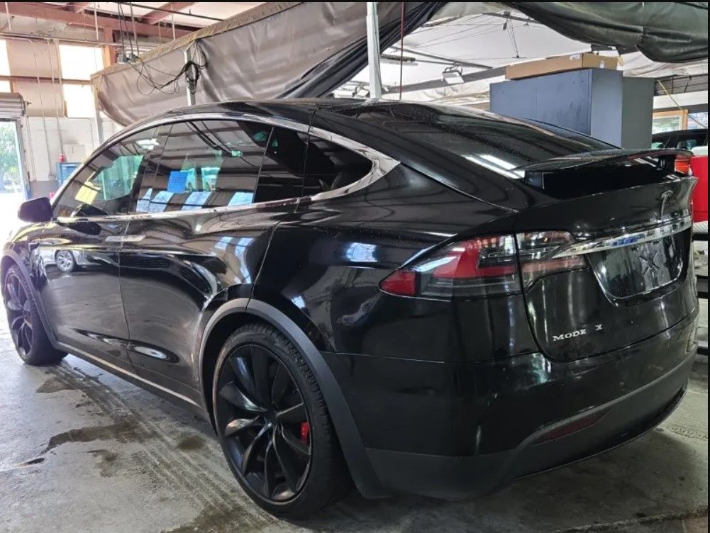 2017 Tesla Model X P100D photo 4