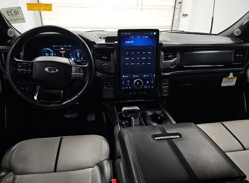 2022 Ford F-150 Lightning Platinum photo 2