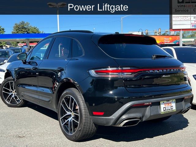 2022 Porsche Macan Base photo 2